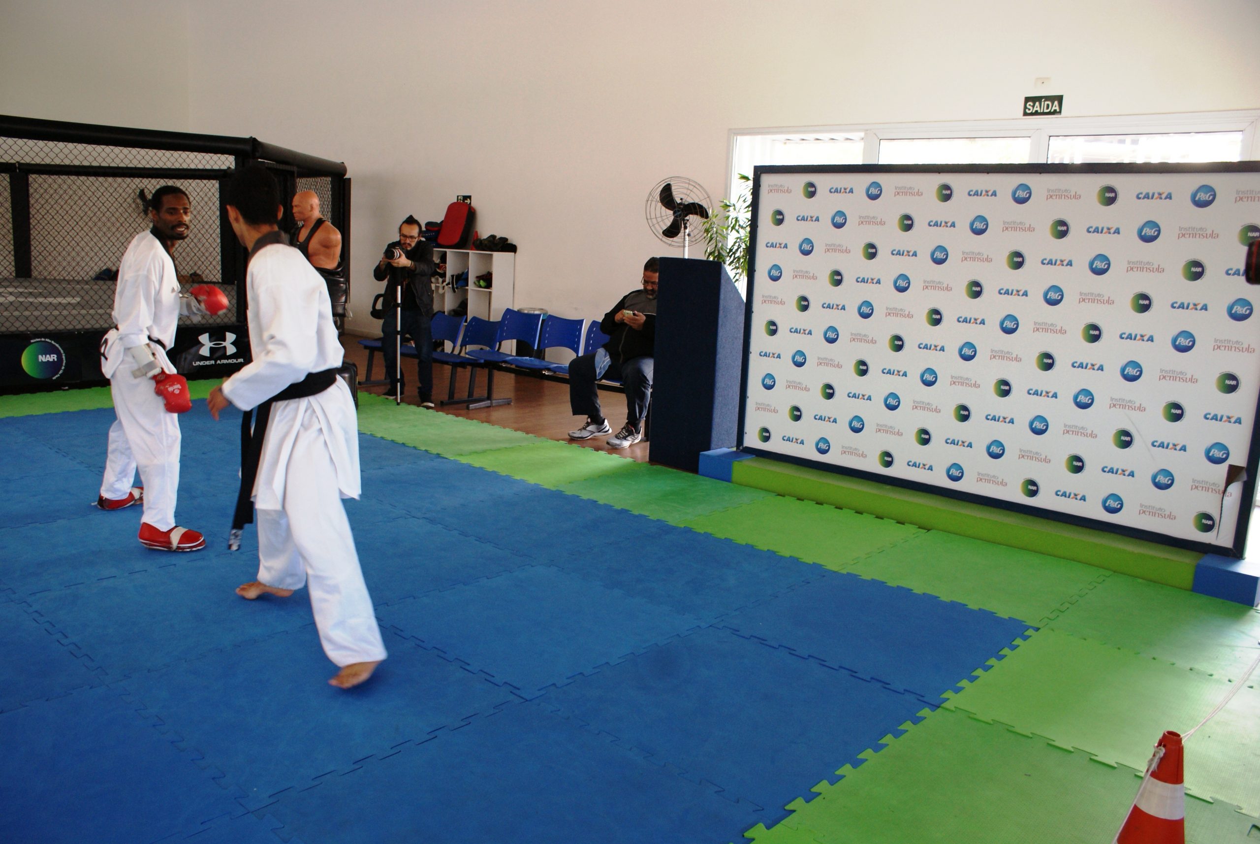 Equipe Carlos Negrão de taekwondo treina intensamente no NAR