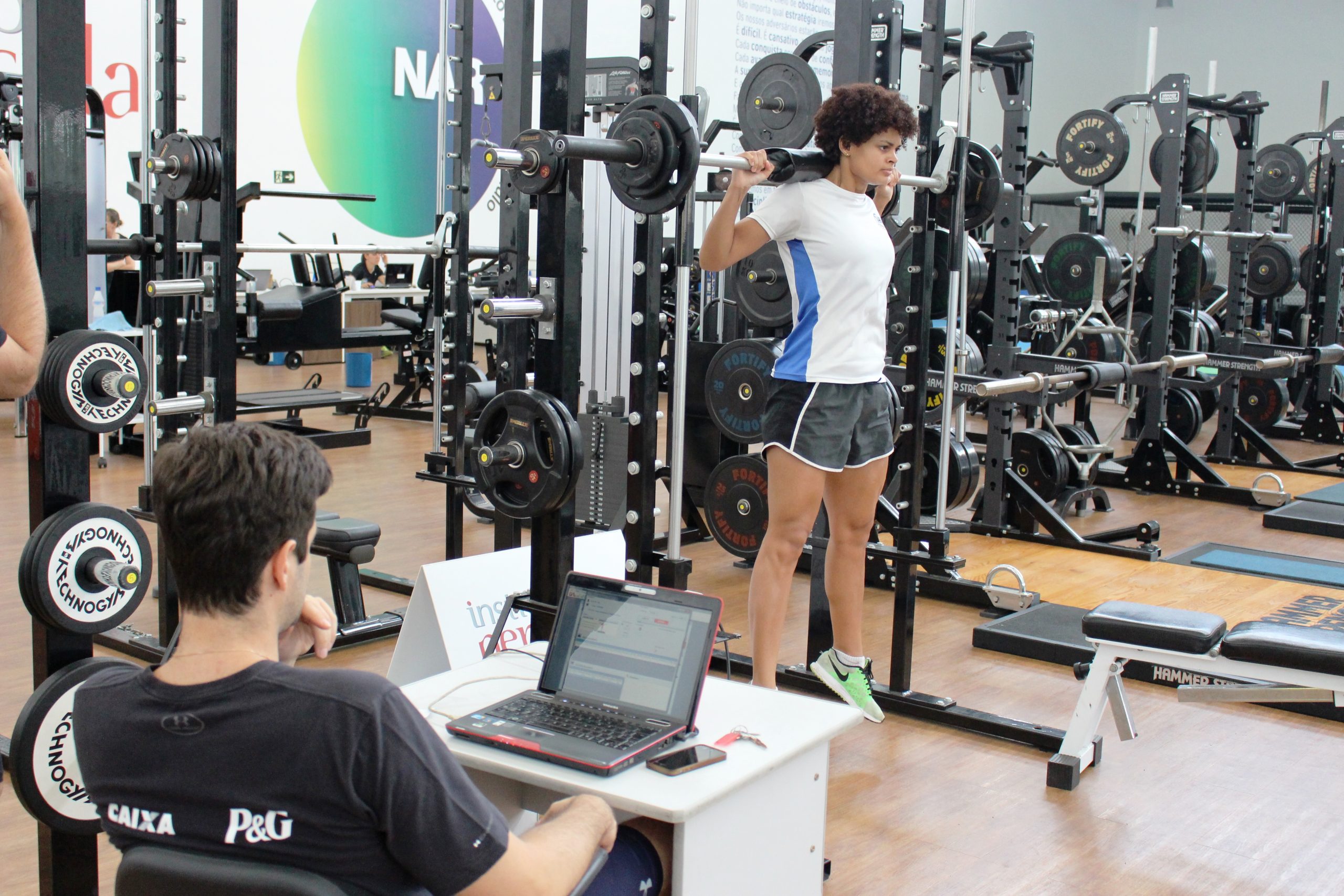 Esgrimista olímpica é avaliada no NAR-SP