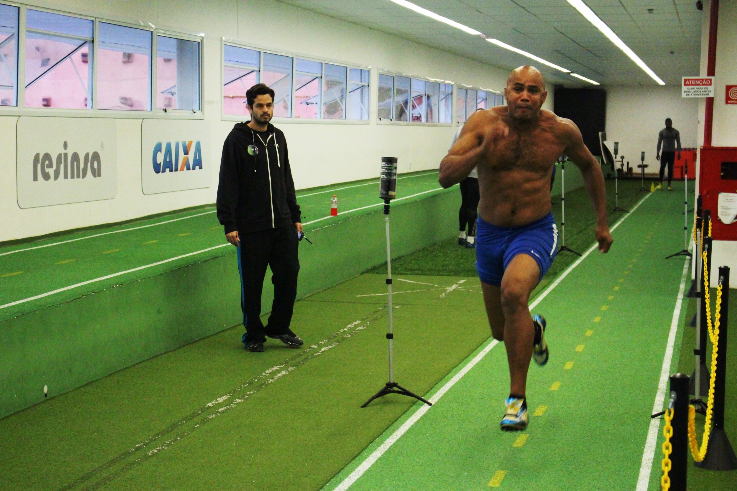 Seleção brasileira de bobsled passa por avaliação de velocidade no NAR-SP