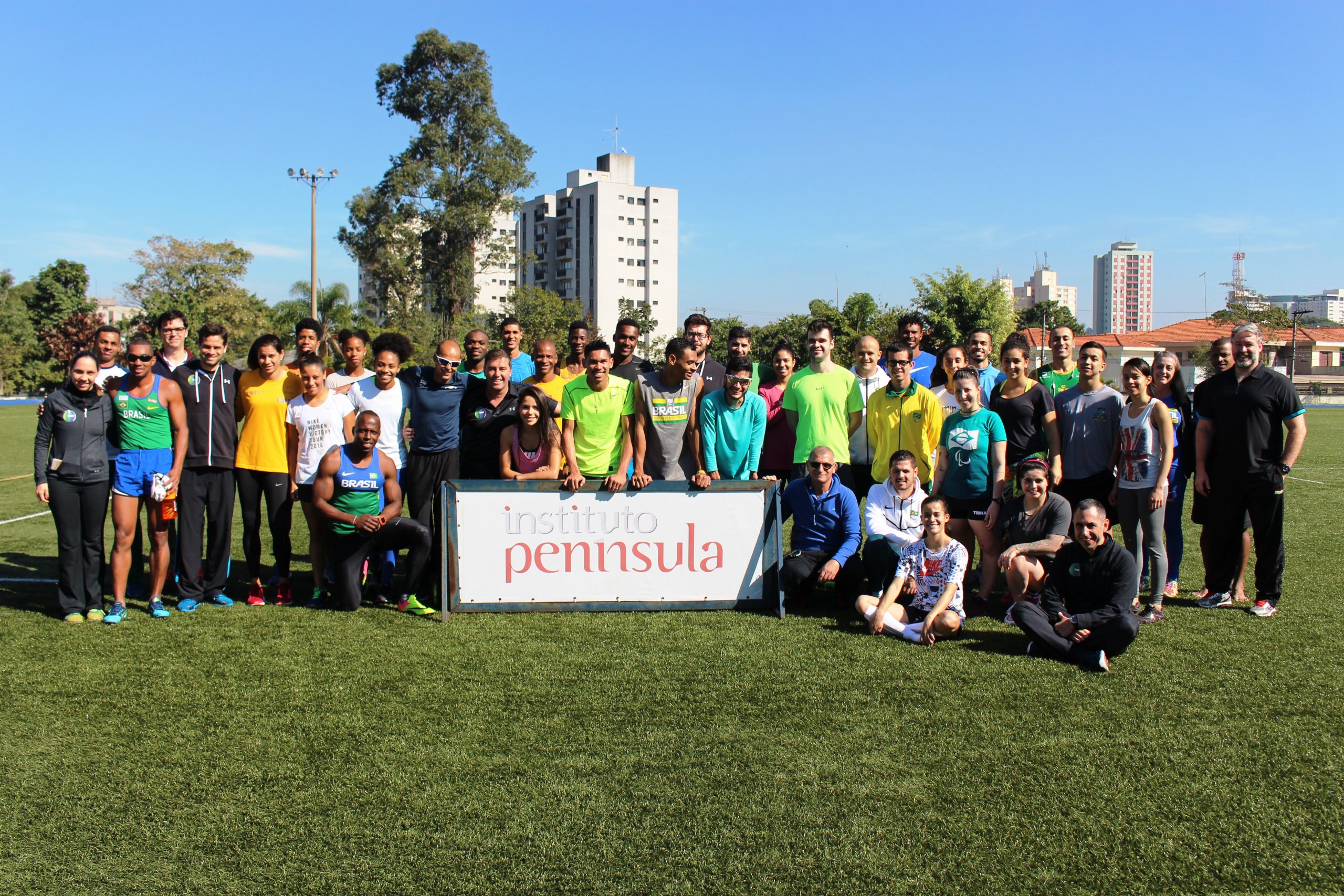 Com a presença de medalhistas paralímpicos, NAR-SP recebe atletas da seleção de tênis de mesa paralímpico