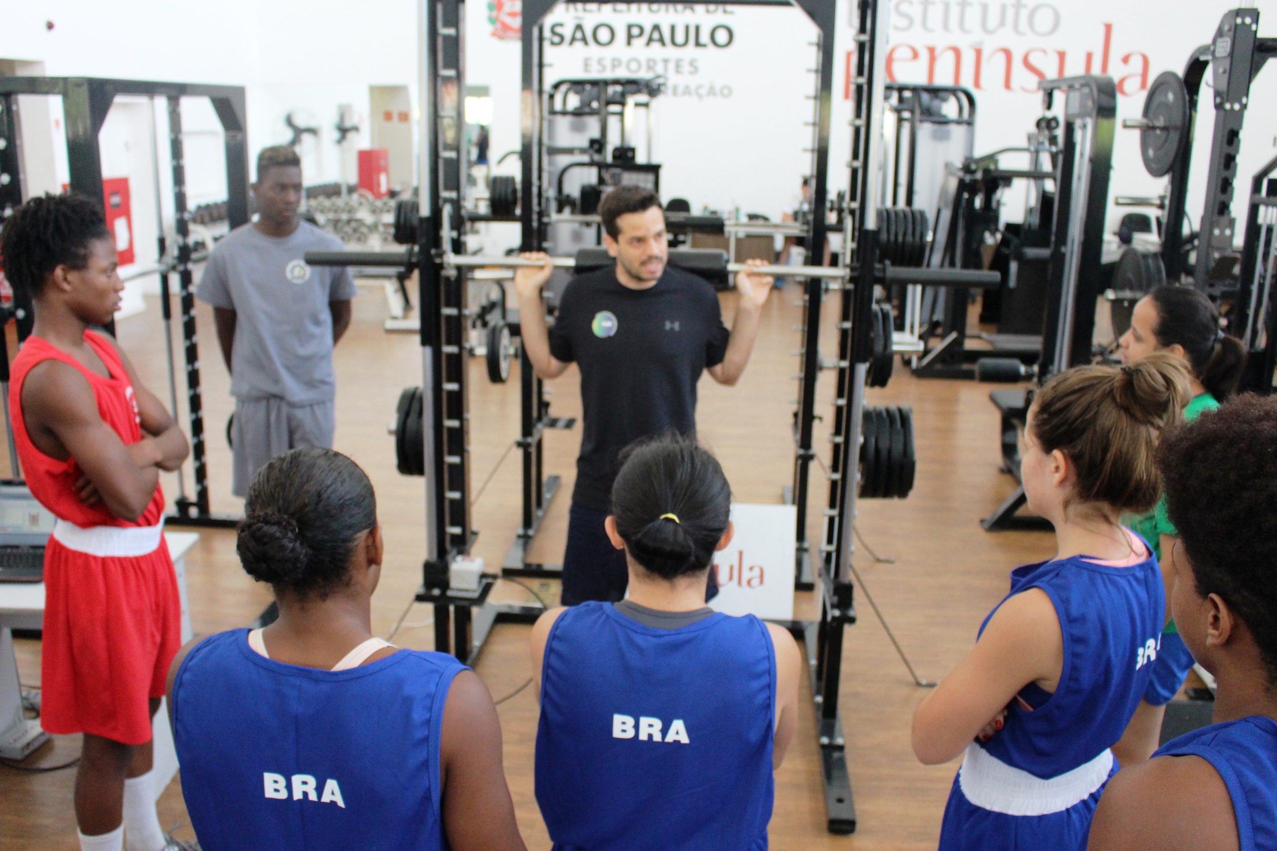 Em período de treinamentos com a CBB, seleção olímpica de boxe de base é avaliada no NAR-SP