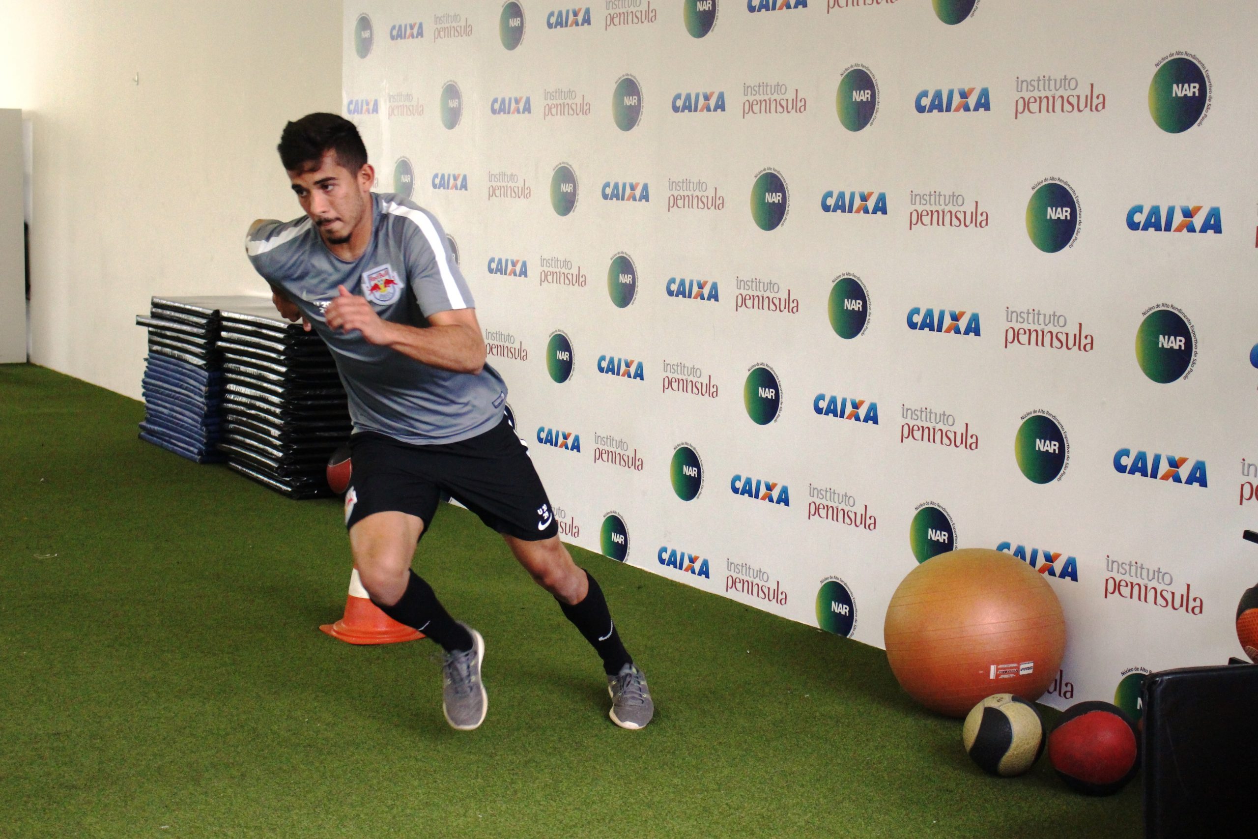 Equipe sub-20 do Red Bull Brasil participa de avaliações físicas no NAR-SP