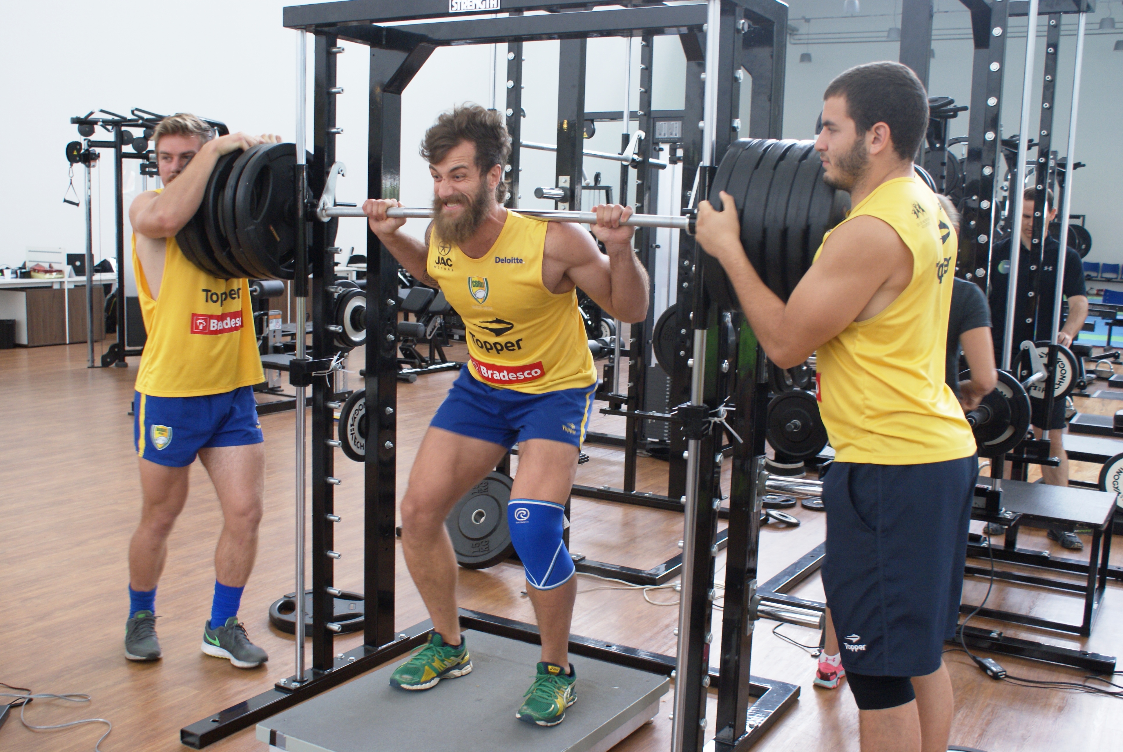 Usipa - Aquele jogo informal com os amigos e os treinos de alto rendimento  oferecem diferentes benefícios para a sua saúde. Você sabe como o Futebol  pode melhorar sua saúde e bem-estar?