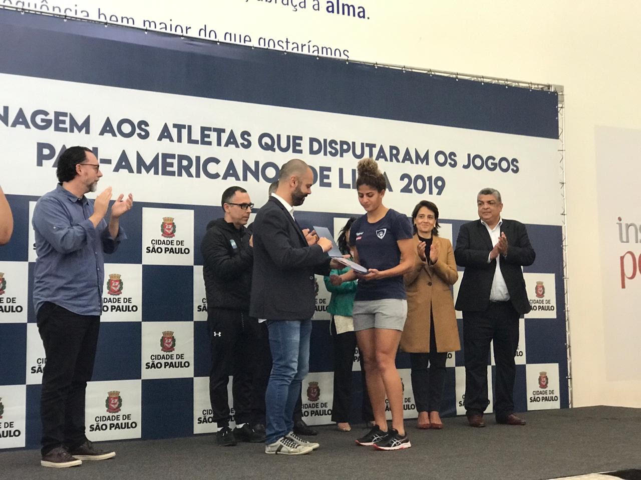 Atletas brasileiros que competiram no pan-americano são homenageados