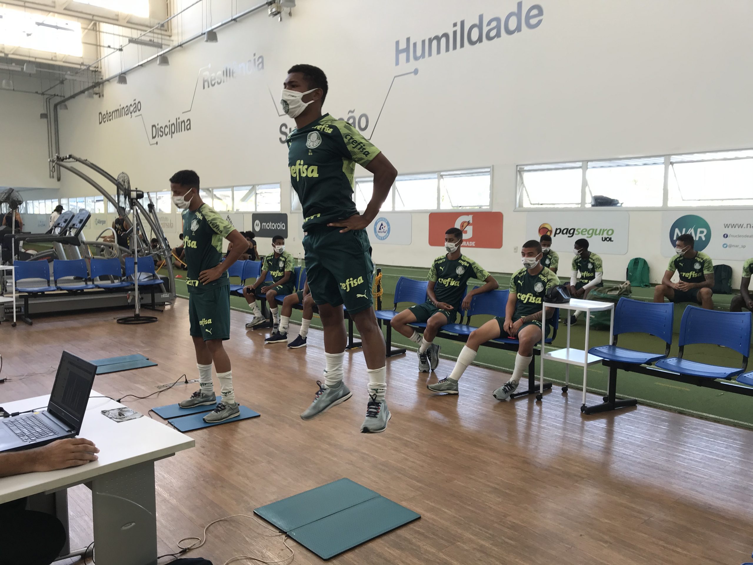 Categorias de base do Palmeiras realizam avaliações no NAR